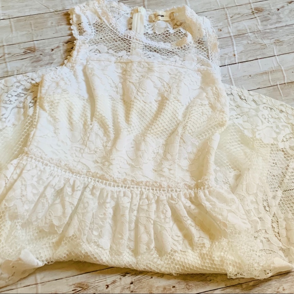 Altar’d state small lace white dress